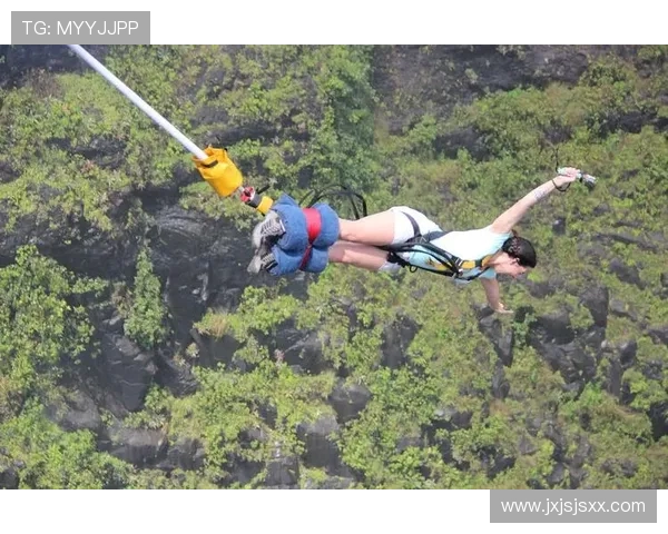 广州极限运动嘉年华攀岩队速度表现精彩点评与分析